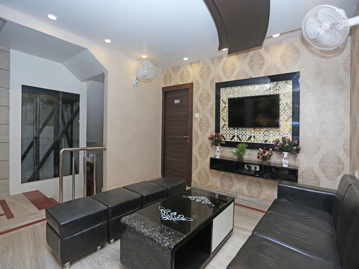 Oyo 10338 Hotel Aadesh Palace Varanasi Eksteriør billede