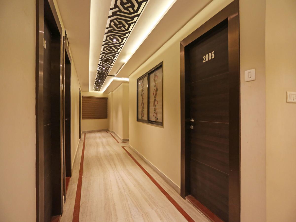 Oyo 10338 Hotel Aadesh Palace Varanasi Eksteriør billede
