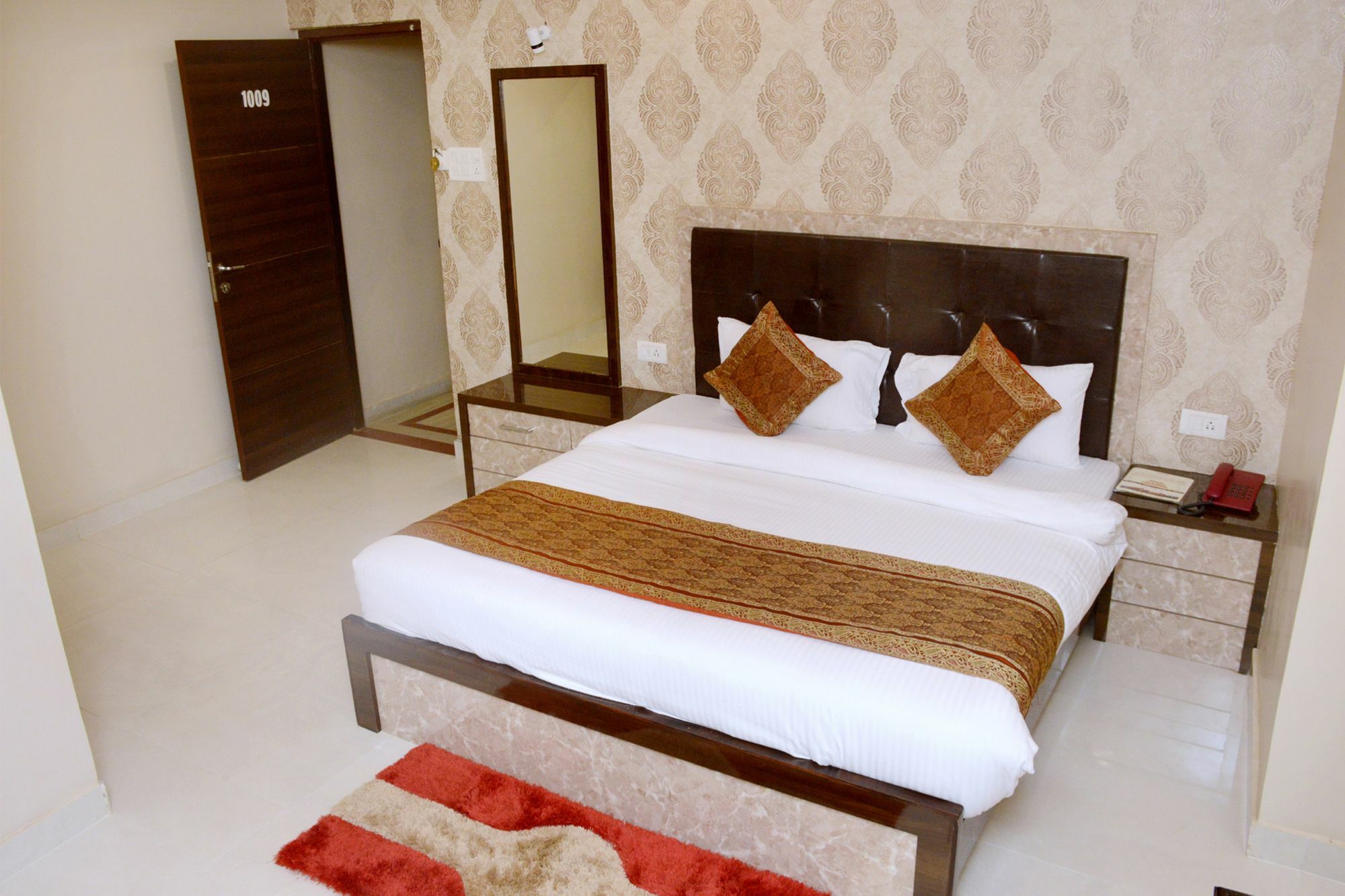 Oyo 10338 Hotel Aadesh Palace Varanasi Eksteriør billede
