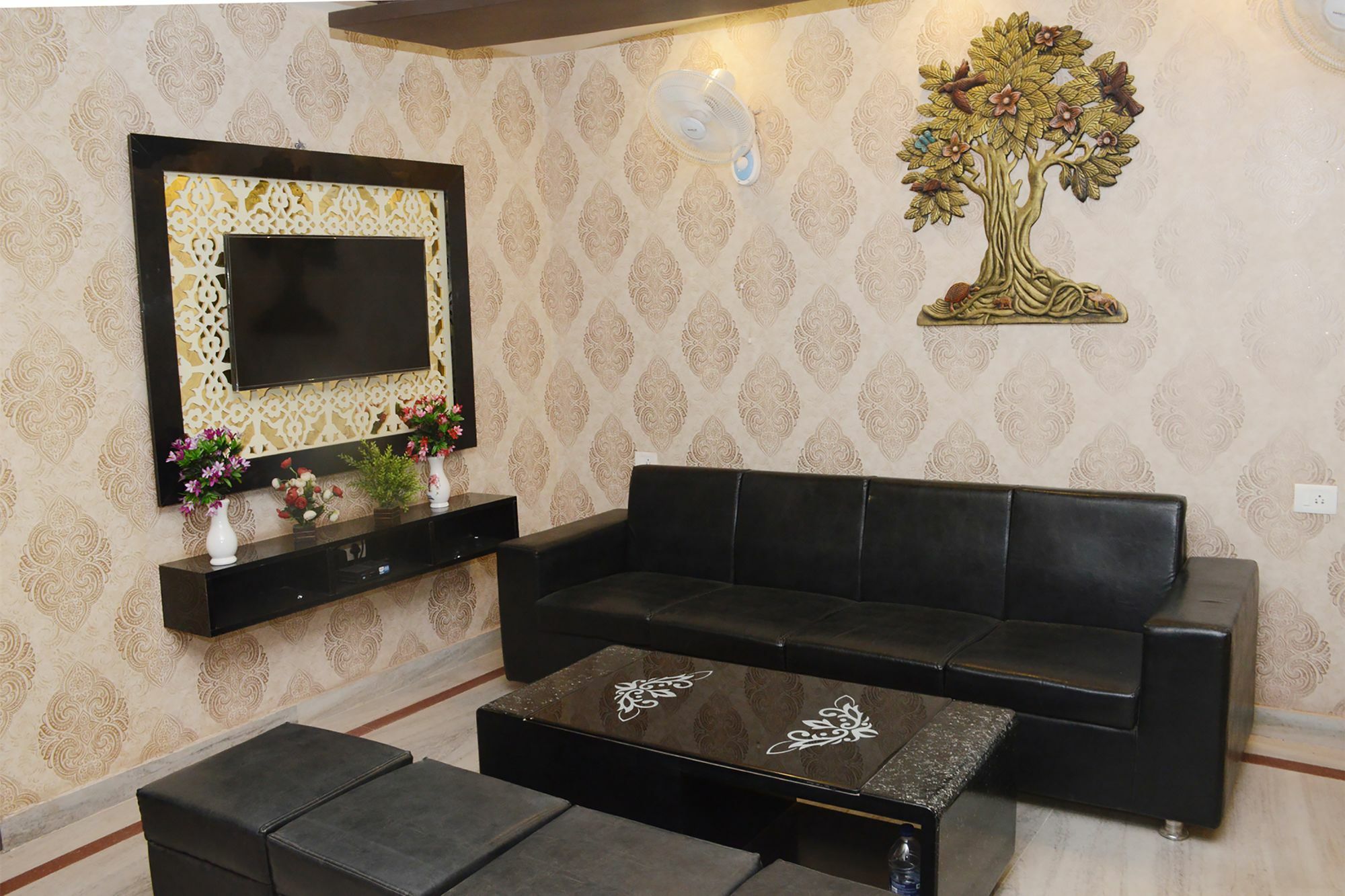 Oyo 10338 Hotel Aadesh Palace Varanasi Eksteriør billede